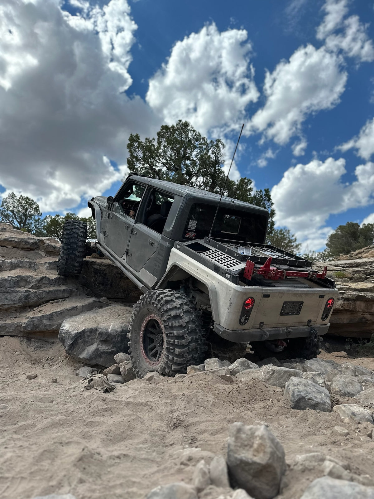 Motobed 5-Lug Tire Carrier Rack for Jeep JT Gladiator Replacement Bed Motobilt