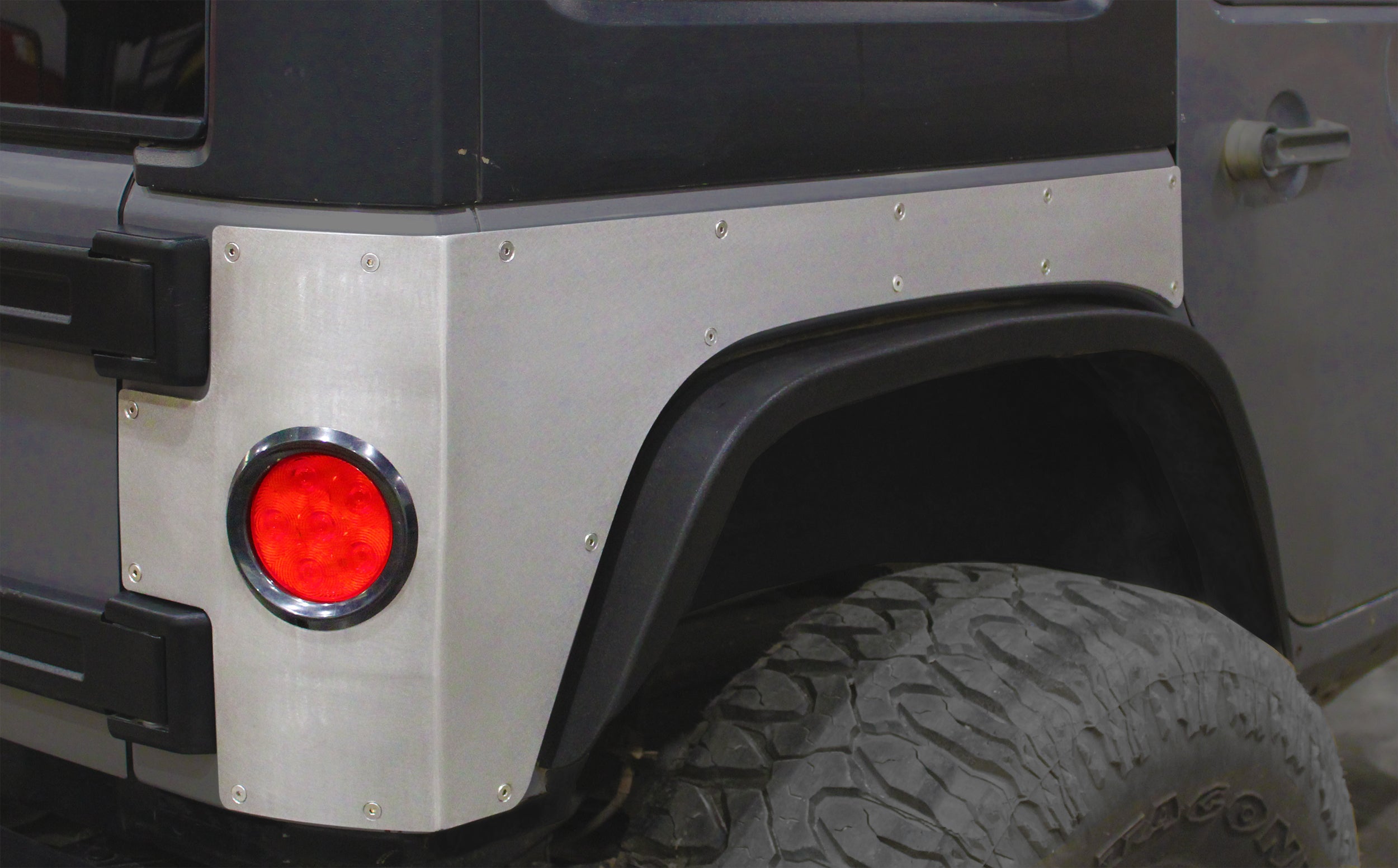Steel Rear Corner Armor w/ Round Tail Light Holes for Jeep JKU