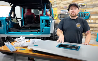 Transform Your Jeep Wrangler JL/JLU with Motobilt's Drop-Down Tailgate