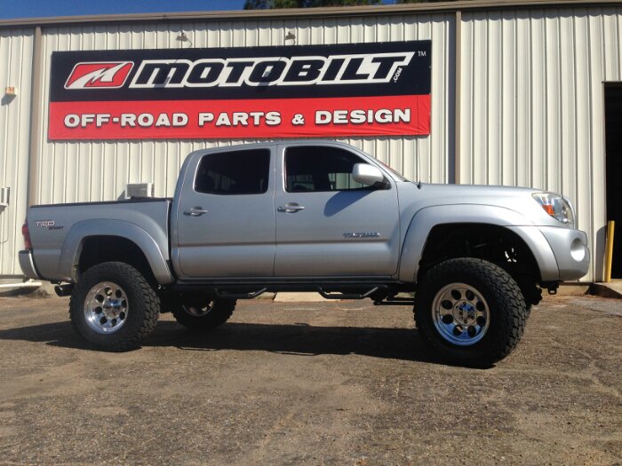 Fabtech 6" Suspension Lift on a 2006 Toyota Tacoma