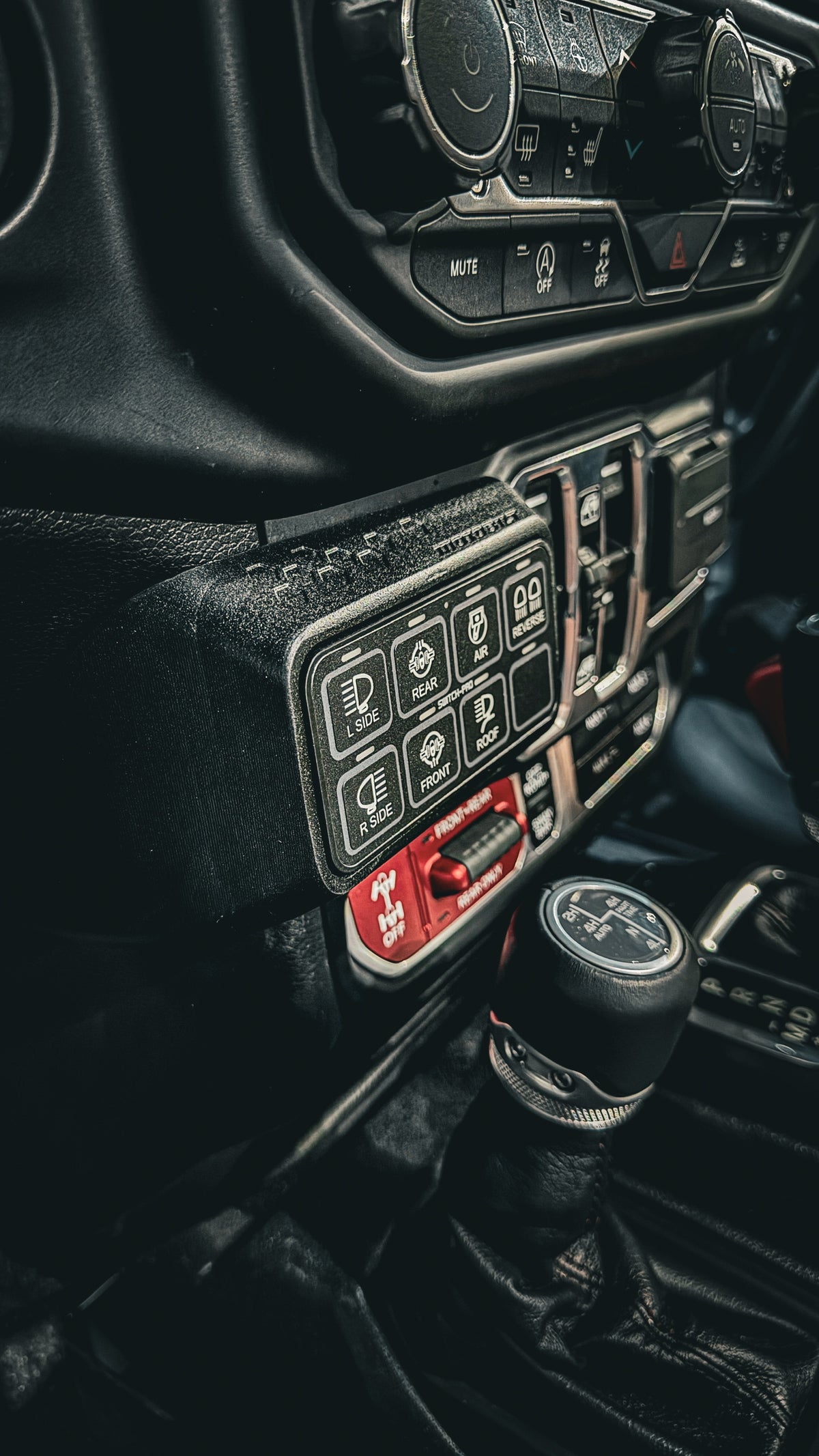 Dash Mount for Switch-Pros Mount fits Jeep JL/JLU/JT Motobilt
