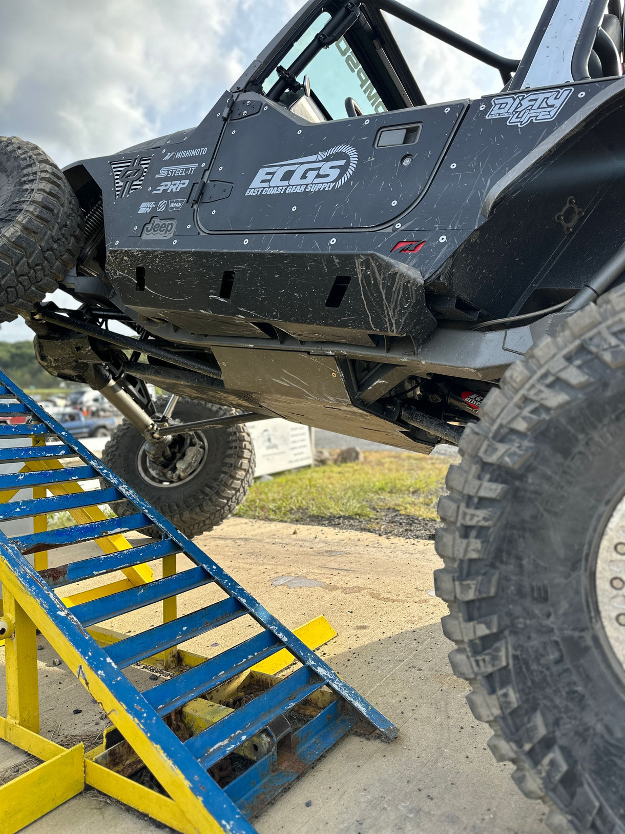 Crusher Rocker Guards with Boat Side Steps for Jeep TJ – Motobilt