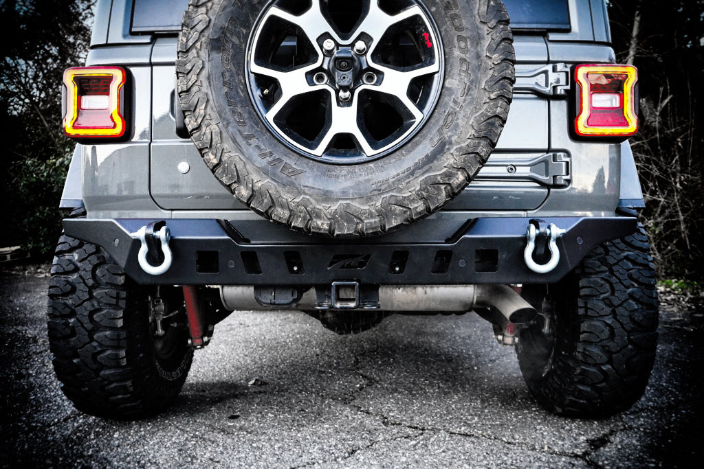 Body Armor Package w/ Spare Tire Carrier for Jeep JL - Motobilt
