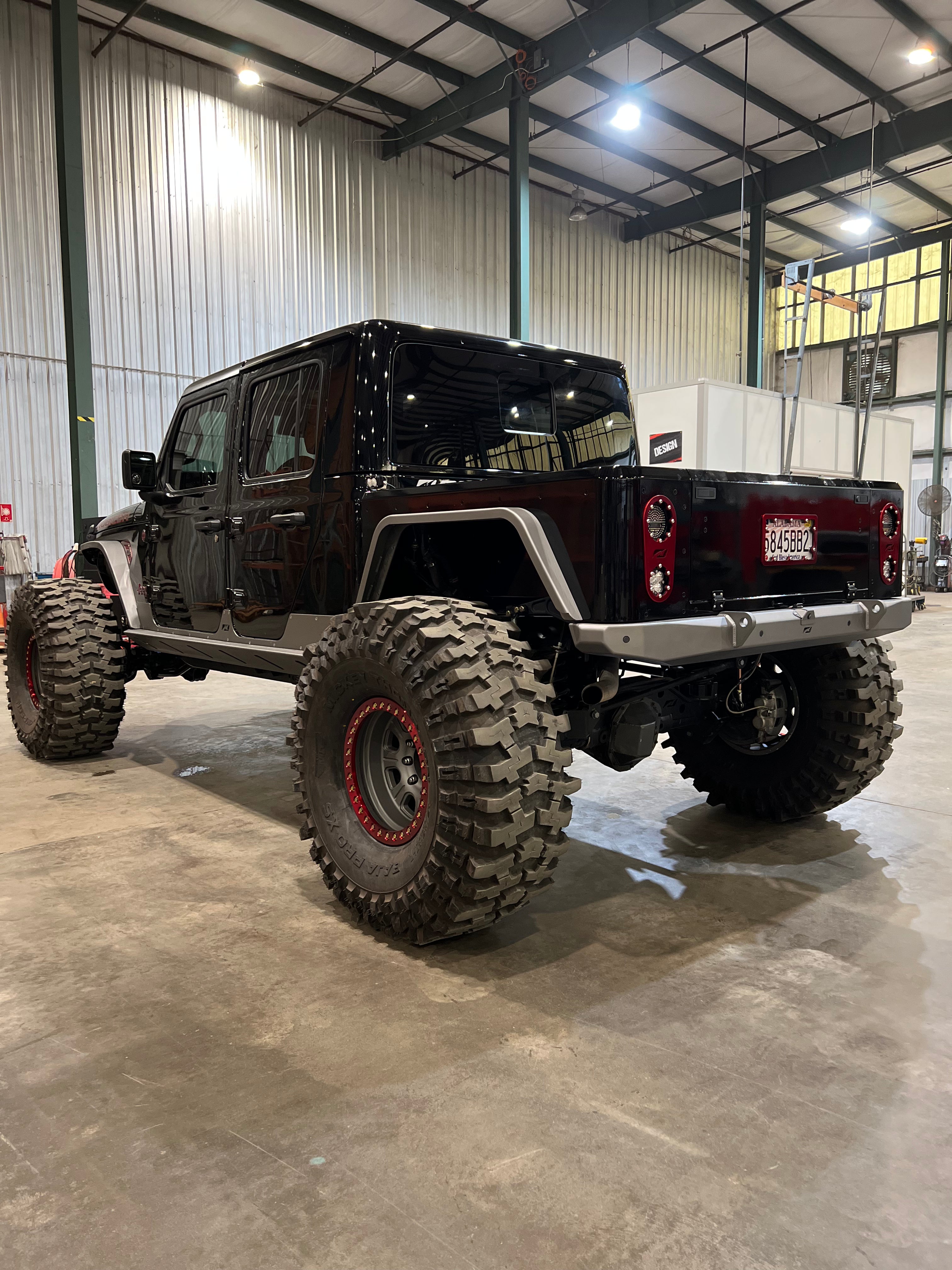 Bobbed Replacement Bed for Jeep Gladiator - Motobilt